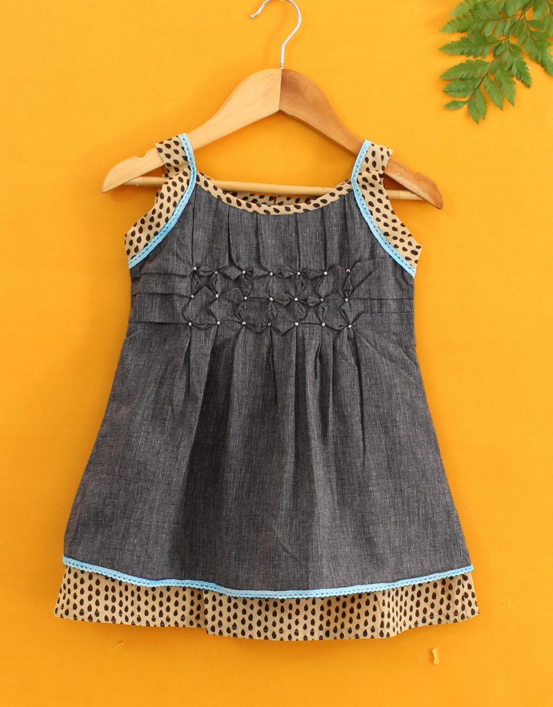 GDR22 Smocking dress grey front 01